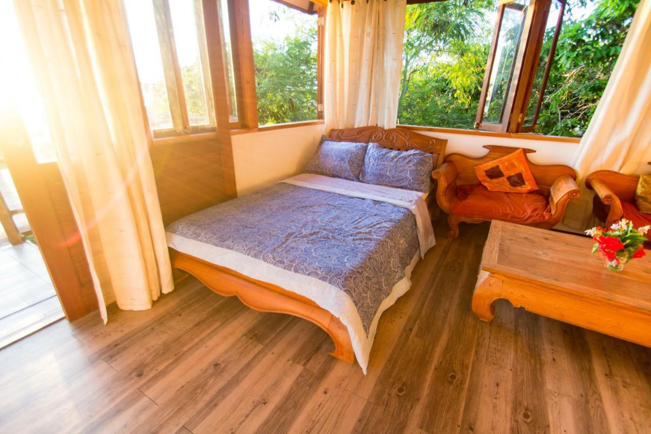 Готель Boa Hill Surf House Нембрала Екстер'єр фото